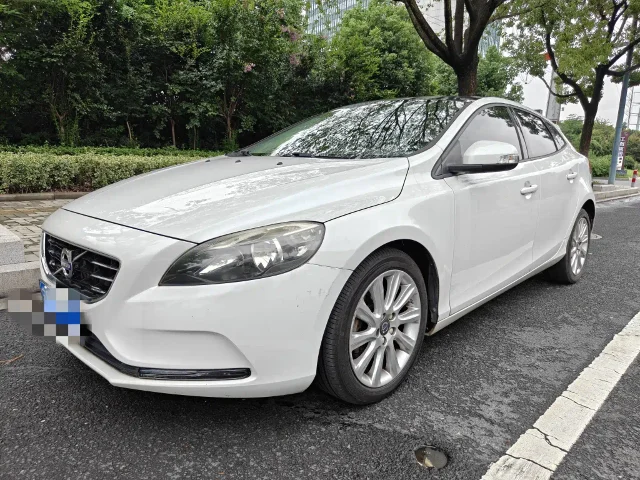 Volvo V40 1.6T Smart Leisure Edition