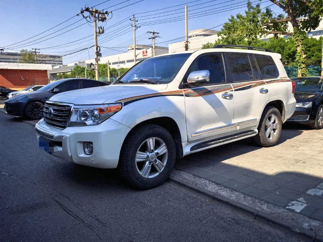 Toyota Land Cruiser 4.6L V8 Middle East Limited Edition