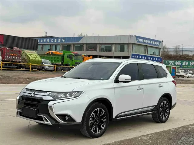 Mitsubishi Outlander 2.4L 4WD Enjoy Edition 7 seats