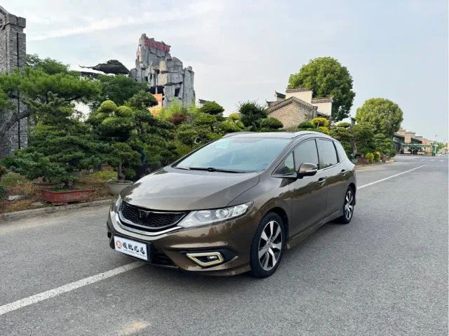 Honda Jade 1.8L Auto Comfort Elite Edition 5 seats