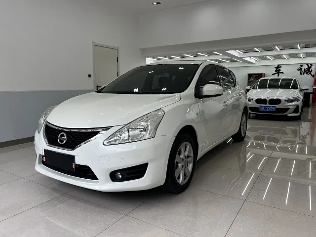 Nissan Tiida 1.6L CVT Smart Type