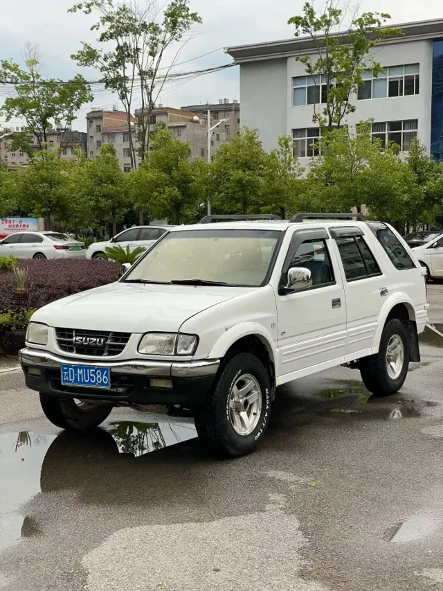 Isuzu Rodeo 2.8T UC Diesel Multi-function