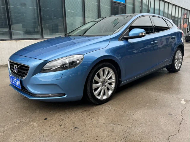 Volvo V40 1.6T Smart Leisure Edition