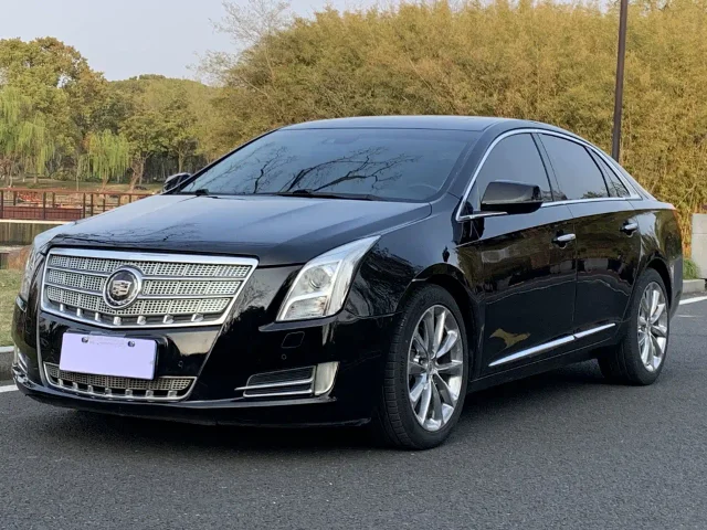 Cadillac XTS 28T Platinum Edition