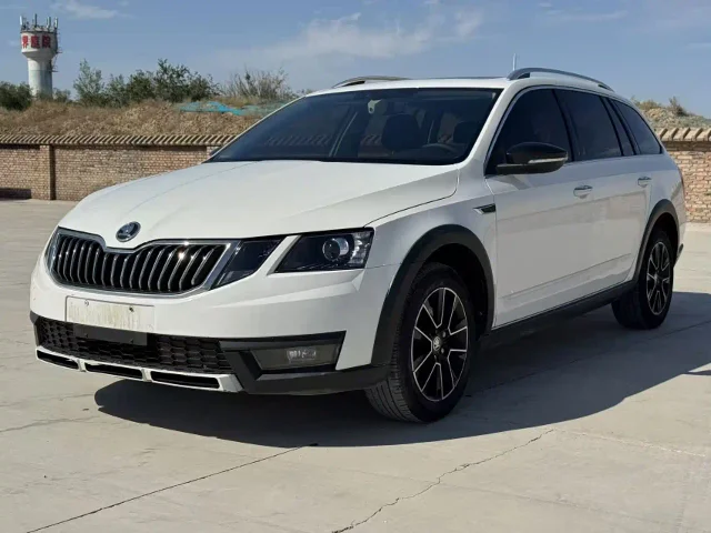 Skoda Octavia Touring TSI230 DSG Luxury Edition