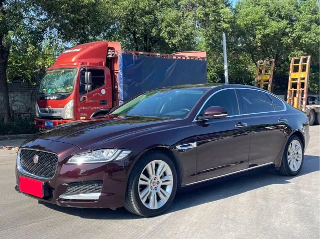 Jaguar XFL XFL 2.0T 250PS Premium Edition