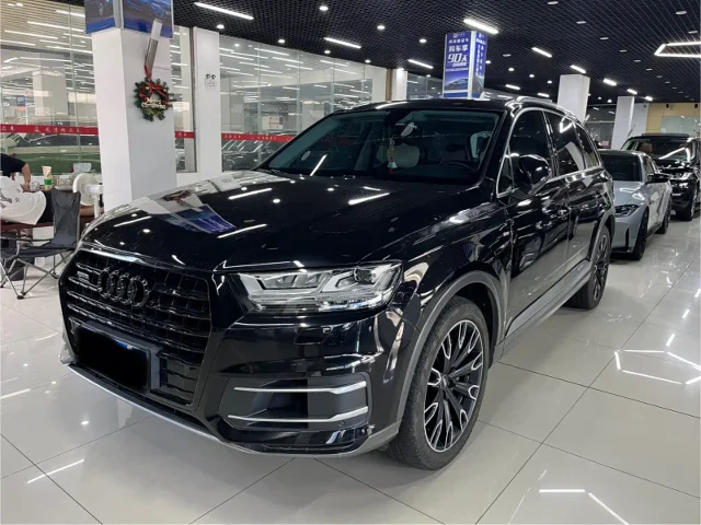 Audi Q7 45 TFSI Tech Type