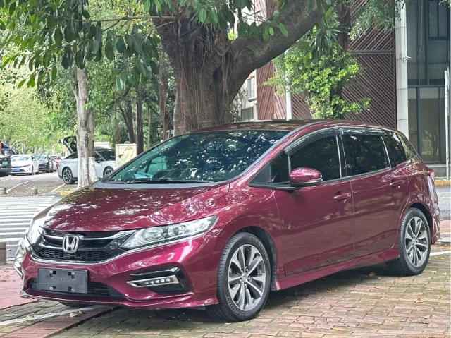 Honda Jade 210TURBO CVT Elegant Edition 5 seats