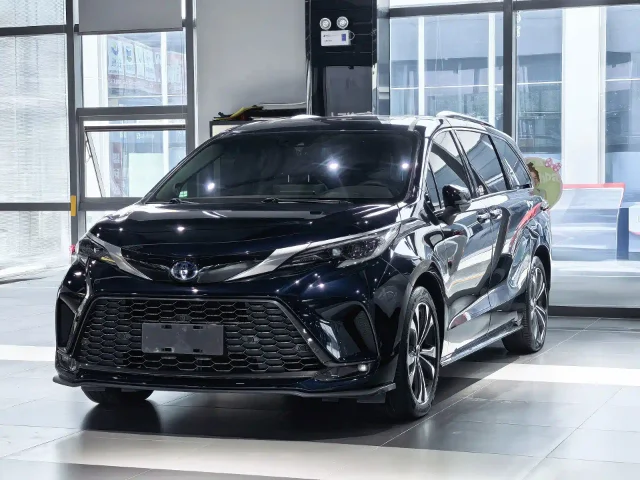 Toyota Granvia 2.5L Hybrid Flagship VIP Edition