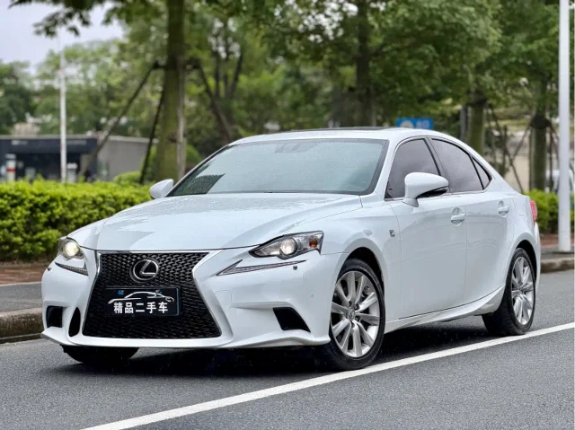 Lexus IS 200t F SPORT