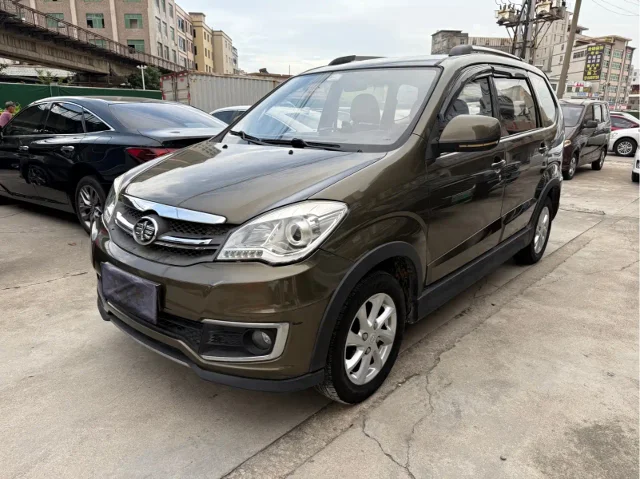 FAW Senya S80 1.5L Manual 7 seats Navigation Edition