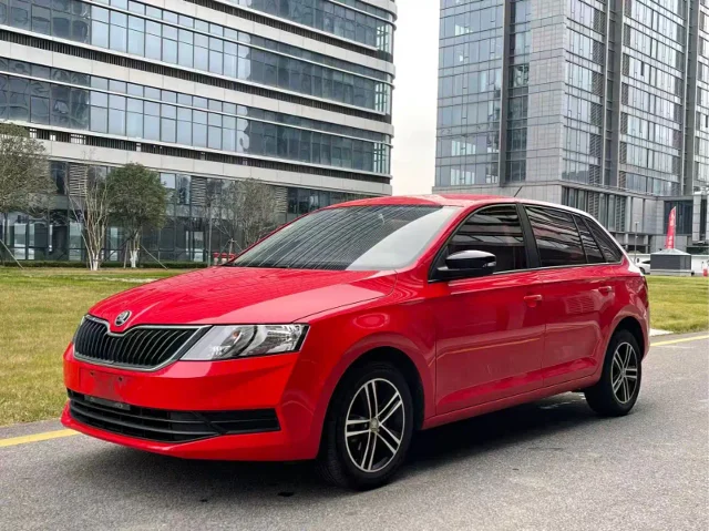 Skoda Rapid Spaceback 1.6L Auto Standard Edition