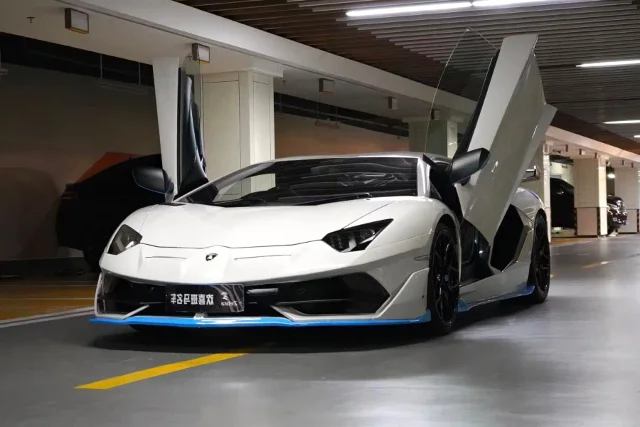 Lamborghini Aventador LP 700-4