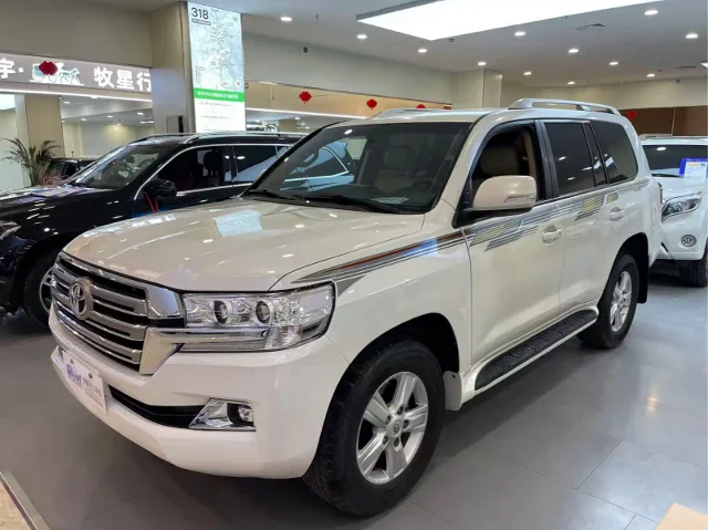 Toyota Land Cruiser 4.0L V6 Middle East Base Edition