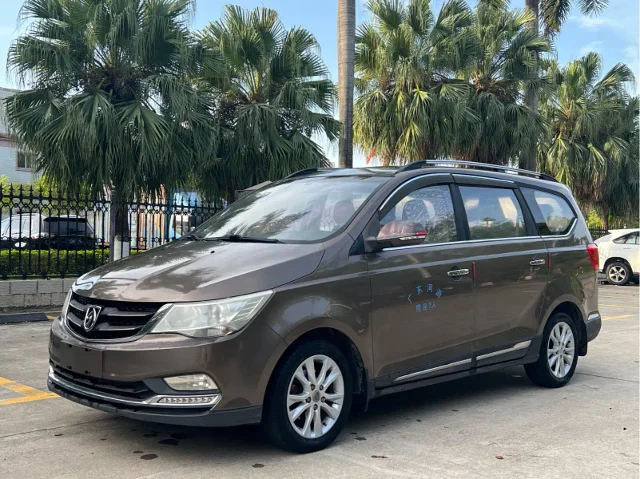 Baojun 730 1.5L Manual Luxury Type 7 seats