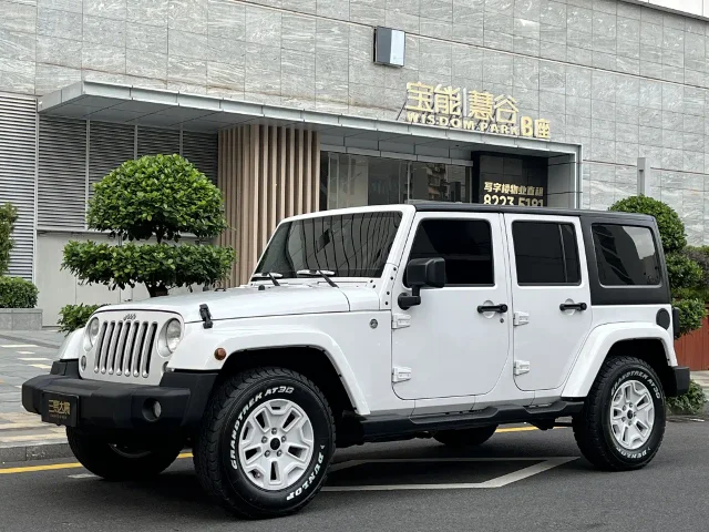 Jeep Wrangler 3.0L Sahara 4-door Comfort Enjoy Edition