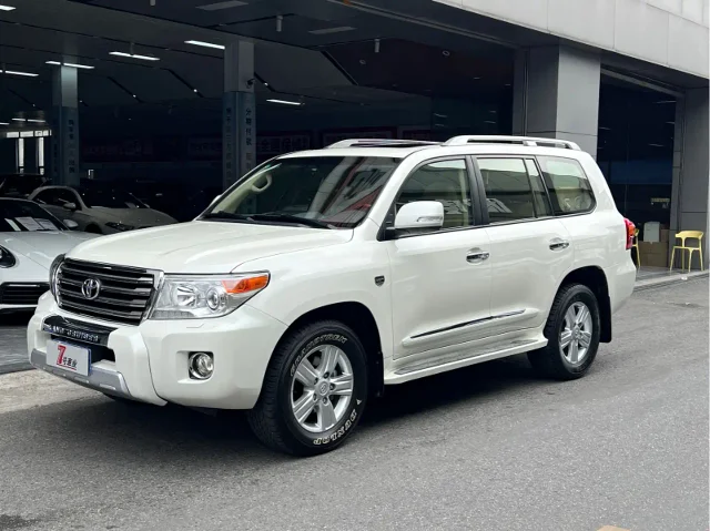 Toyota Land Cruiser 4.6L V8 Middle East Limited Edition