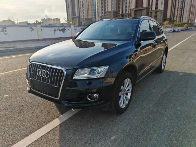 Audi Q5 40 TFSI Tech Type