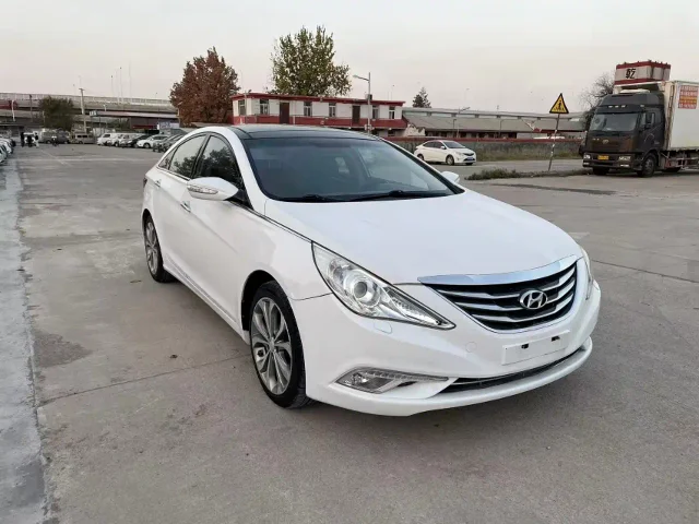 Hyundai Sonata 2.4L Auto Luxury Edition China IV