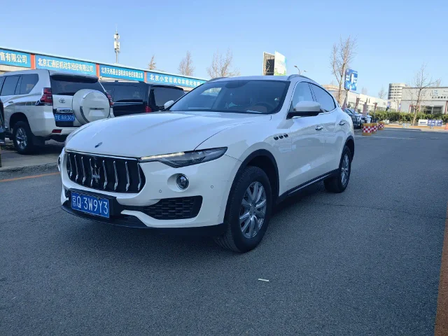 Maserati Levante 3.0T Standard Type