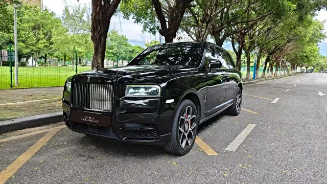 Rolls-Royce Cullinan 4-seat Edition