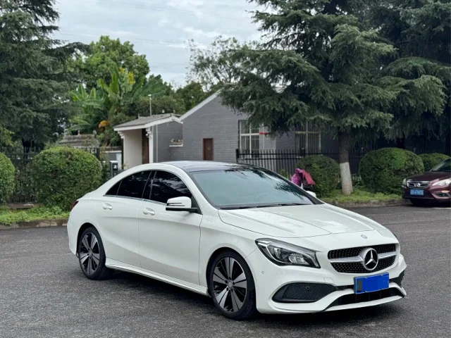 Mercedes-Benz CLA (Import) CLA 200 Fashion Type