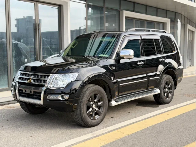Mitsubishi Pajero (Import) 3.0L Auto Premium Edition China V