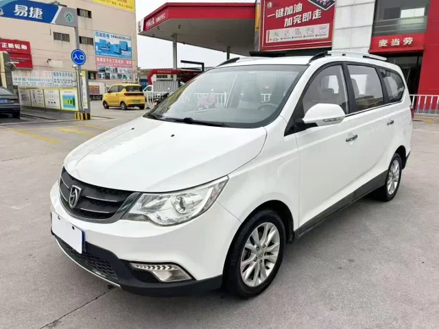 Baojun 730 1.5L Manual Luxury Type 7 seats