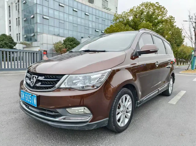Baojun 730 1.5L Manual Comfort Type 7 seats China V