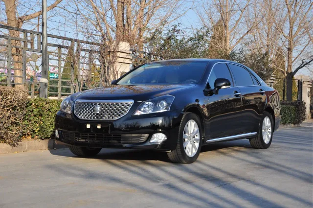 Toyota Crown 2.5L Royal Leather Sunroof Special Edition