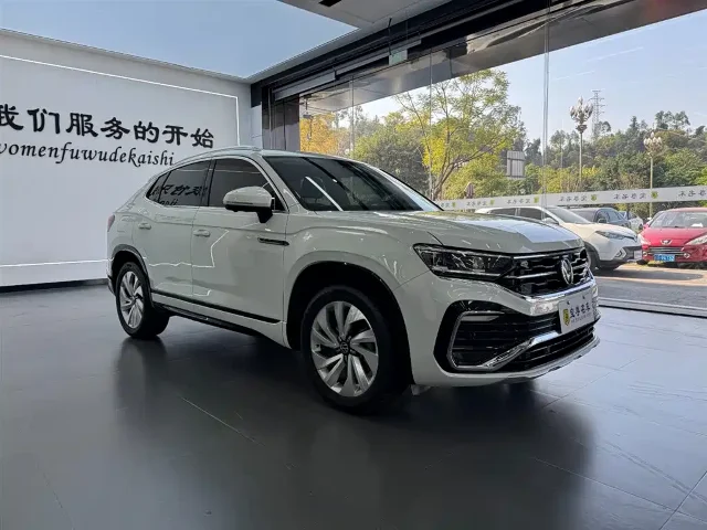 Volkswagen Tayron X 330TSI 2WD Premium Connected Edition
