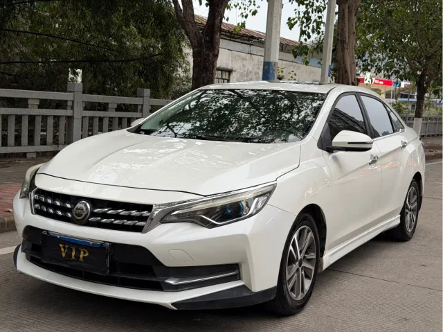 Venucia D60 1.6L CVT Connected Elite Edition