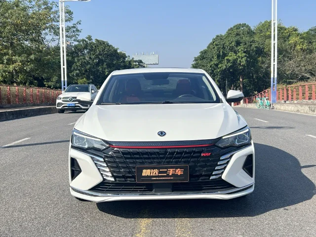 Aeolus Yixuan MAX 1.5T Super Dazzle Trend Dad Edition