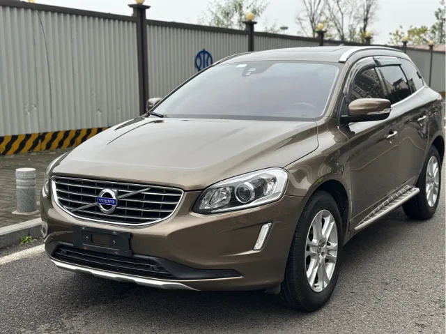 Volvo XC60 T5 Smart Advanced Edition