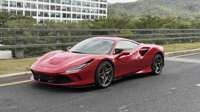 Ferrari F8 Tributo 3.9T V8