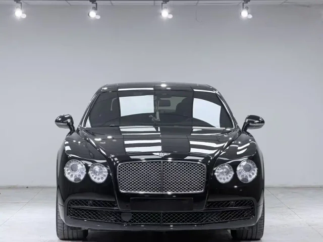 Bentley Flying Spur 4.0T V8 Standard Edition