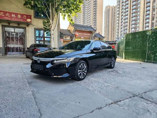 Honda Inspire Sharp Hybrid 2.0L Pure Elegant Edition