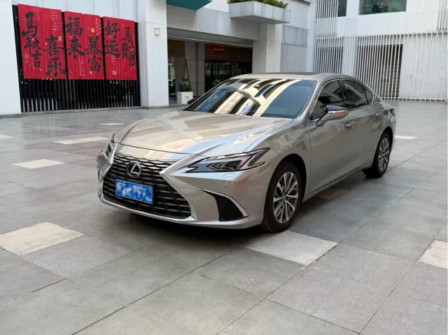 Lexus ES 200 Premium Enjoy Edition
