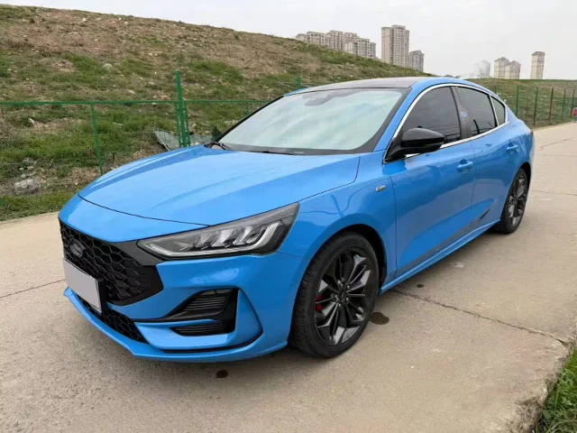 Ford Focus Sedan EcoBoost 180 Auto ST Line