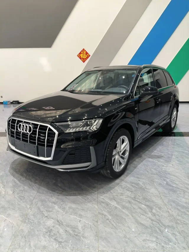 Audi Q7 45 TFSI quattro S line Sport Type
