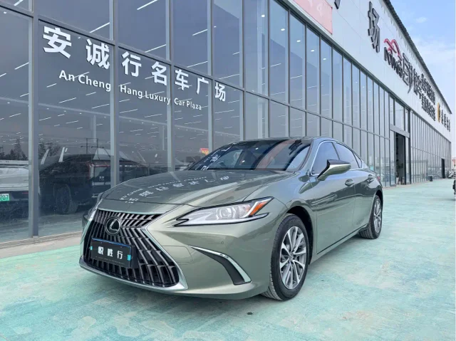 Lexus ES 200 Excellence Edition