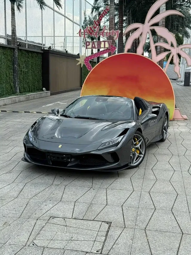 Ferrari F8 Spider 3.9T V8