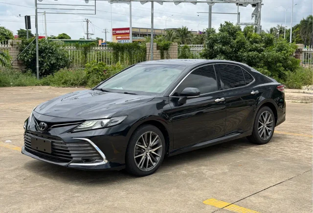 Toyota Camry 2.5Q Flagship Edition