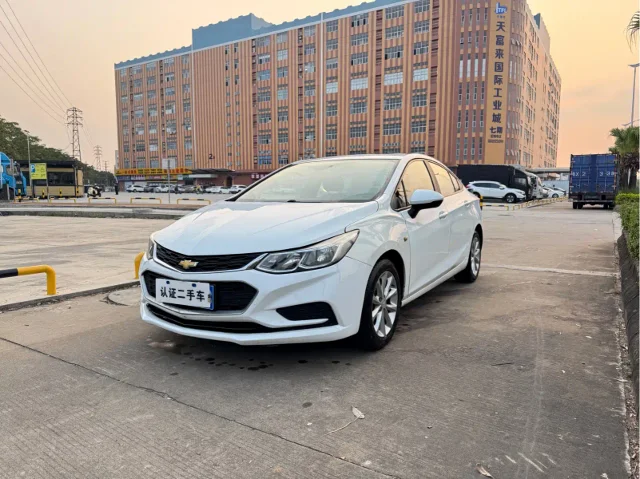 Chevrolet Cruze 320 Auto Pioneer Sunroof Edition