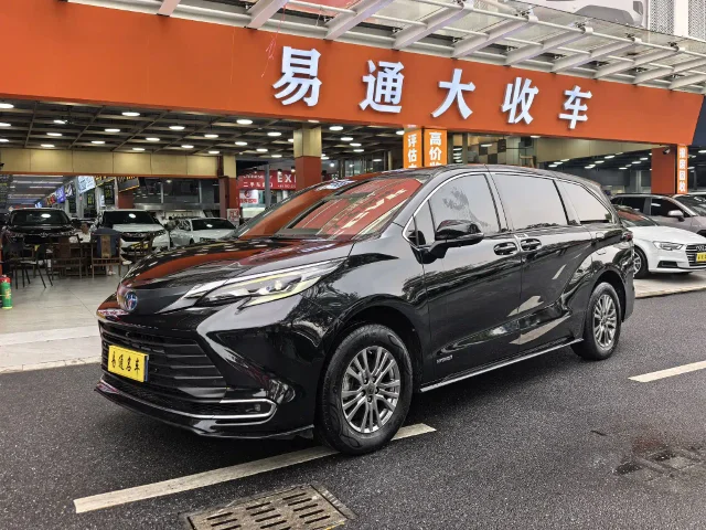 Toyota Sienna 2.5L Hybrid Comfort Edition