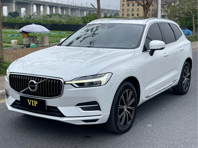 Volvo XC60 T5 4WD Smart Vision Luxury Edition