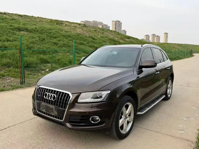 Audi Q5 40 TFSI Tech Type