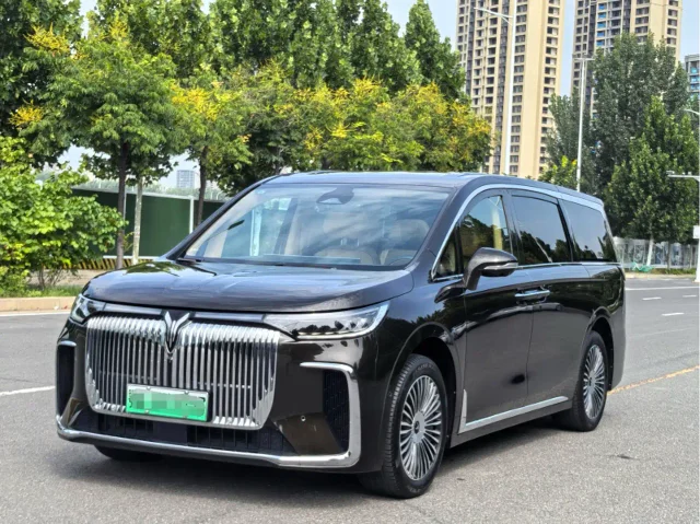 Voyah Dreamer PHEV 4WD Flagship Kunpeng Edition