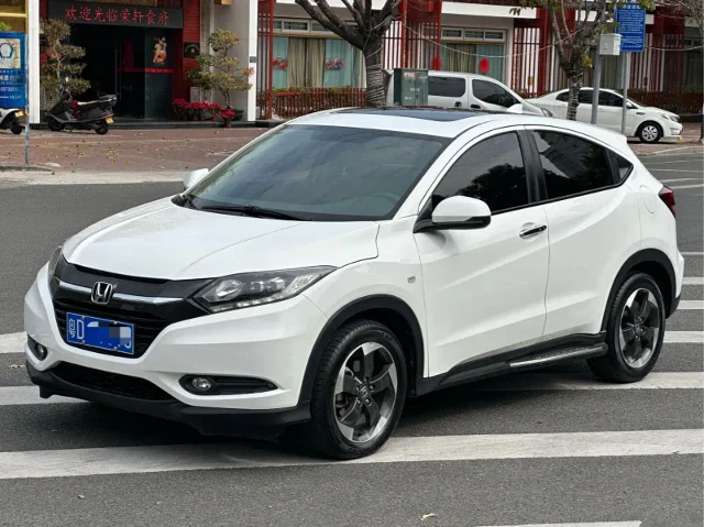 Honda Vezel 1.8L CVT 2WD Pioneer Type