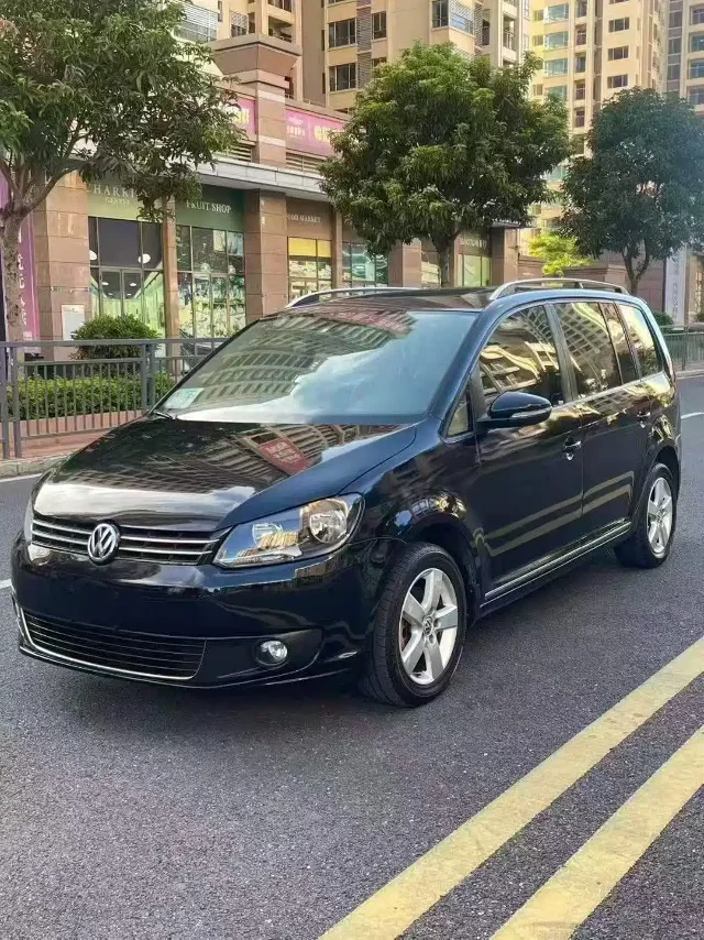 Volkswagen Touran 1.4T DSG Smart Elegant Edition 5 seats